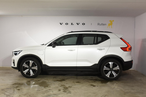 Volvo XC40 T5 262PK Automaat Plug-in Hybrid Ultimate Dark / Adaptieve Cruisecontrol / Elektr. schuifdak / Leer / Stoelverwarming / Stuurverwarming / Elektrische Stoelen / Trekhaak / Elektr. achterklep / Harman Kardon / 360 graden camera