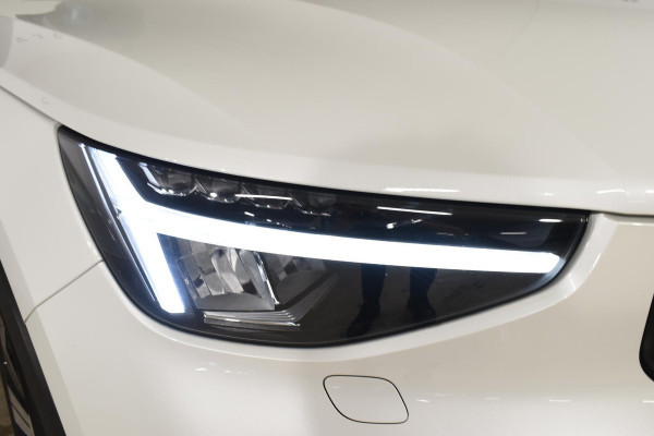 Volvo XC40 T5 262PK Automaat Plug-in Hybrid Ultimate Dark / Adaptieve Cruisecontrol / Elektr. schuifdak / Leer / Stoelverwarming / Stuurverwarming / Elektrische Stoelen / Trekhaak / Elektr. achterklep / Harman Kardon / 360 graden camera