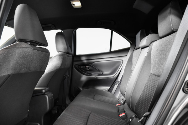 Toyota Yaris Cross 1.5 Hybrid 115 First Edition (Nieuw model) | Dig.Cockpit | Adapt.Cruise | Stoelverwarming | Camera | PDC | App.Connect | Auto.Airco | LM 17" | 3887