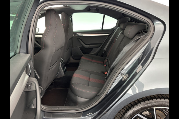 Škoda Octavia 1.5 TSI Greentech Sport Business Aut. *PANO | FULL-LED | DIGI-COCKPIT | NAVI-FULLMAP | SPORT-SEATS | CAMERA | CARPLAY | DAB+ | ECC | PDC | CRUISE | 18''ALU | TOWBAR*