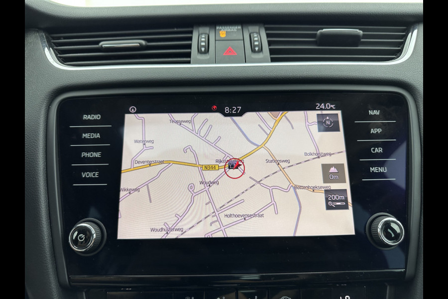 Škoda Octavia 1.5 TSI Greentech Sport Business Aut. *PANO | FULL-LED | DIGI-COCKPIT | NAVI-FULLMAP | SPORT-SEATS | CAMERA | CARPLAY | DAB+ | ECC | PDC | CRUISE | 18''ALU | TOWBAR*