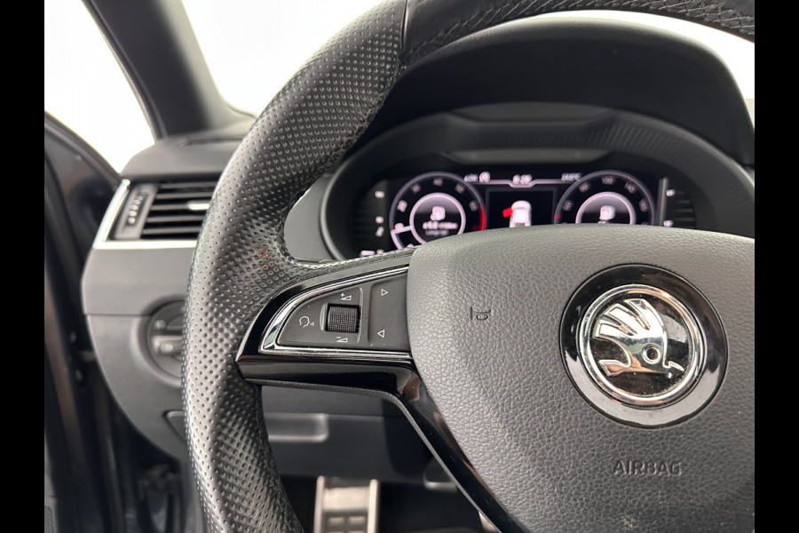 Škoda Octavia 1.5 TSI Greentech Sport Business Aut. *PANO | FULL-LED | DIGI-COCKPIT | NAVI-FULLMAP | SPORT-SEATS | CAMERA | CARPLAY | DAB+ | ECC | PDC | CRUISE | 18''ALU | TOWBAR*
