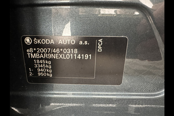 Škoda Octavia 1.5 TSI Greentech Sport Business Aut. *PANO | FULL-LED | DIGI-COCKPIT | NAVI-FULLMAP | SPORT-SEATS | CAMERA | CARPLAY | DAB+ | ECC | PDC | CRUISE | 18''ALU | TOWBAR*