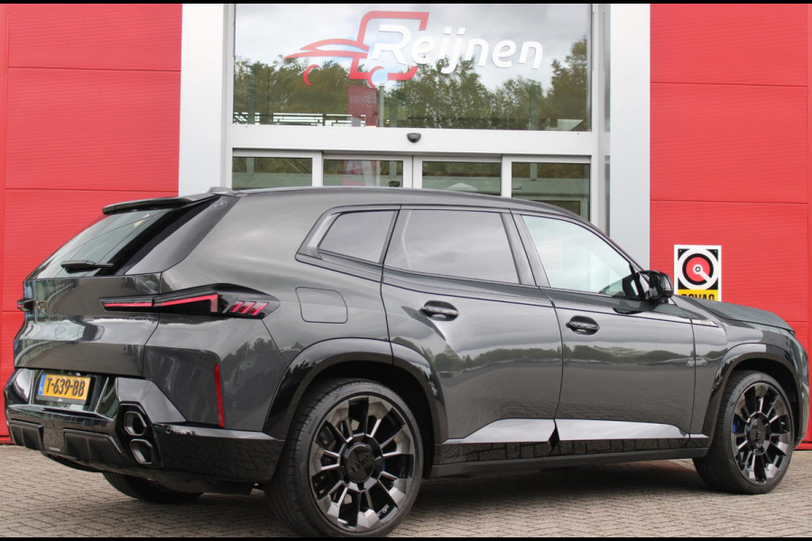 BMW XM 654PK PHEV 30 kWh | 23" LICHTMETALEN VELGEN JETBLACK | SOFT CLOSE | ELEKTRISCH WEGKLAPBARE TREKHAAK | M SPORTREMMEN | DRIVING ASSISTANCE PROFESSIONAL O.A. (ADAPTIVE CRUISE CONTROL/DODEHOEK DETECTIE) | BOWERS & WILKINS SOUND SYSTEM | LASER LIGHT KOPLAMPEN | VERWARMDE/GEKOELDE BEKERHOUDERS | DRAADLOZE TELEFOONLADER | ELEKTRISCH VERSTELBAAR STUURKOLOM | STOEL VERWARMING VOOR/ACHTER | M-SPORT UITLAATSYSTEM | MEESTURENDE ACHTERAS | ADAPTIEF CHASSIS M SPORT | COMFORT ACCESS | ICONIC GLOW GRILL | STOEL VENTILATIE | SHADOW LINE | ELEKTISCH BEDIENBARE STOELEN MET GEHEUGEN EN MA