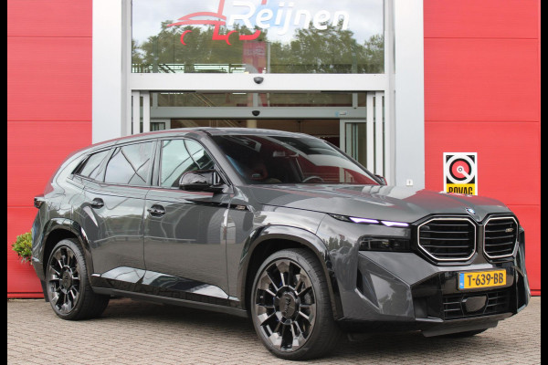 BMW XM 654PK PHEV 30 kWh | 23" LICHTMETALEN VELGEN JETBLACK | SOFT CLOSE | ELEKTRISCH WEGKLAPBARE TREKHAAK | M SPORTREMMEN | DRIVING ASSISTANCE PROFESSIONAL O.A. (ADAPTIVE CRUISE CONTROL/DODEHOEK DETECTIE) | BOWERS & WILKINS SOUND SYSTEM | LASER LIGHT KOPLAMPEN | VERWARMDE/GEKOELDE BEKERHOUDERS | DRAADLOZE TELEFOONLADER | ELEKTRISCH VERSTELBAAR STUURKOLOM | STOEL VERWARMING VOOR/ACHTER | M-SPORT UITLAATSYSTEM | MEESTURENDE ACHTERAS | ADAPTIEF CHASSIS M SPORT | COMFORT ACCESS | ICONIC GLOW GRILL | STOEL VENTILATIE | SHADOW LINE | ELEKTISCH BEDIENBARE STOELEN MET GEHEUGEN EN MA