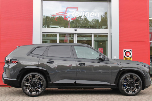 BMW XM 654PK PHEV 30 kWh | 23" LICHTMETALEN VELGEN JETBLACK | SOFT CLOSE | ELEKTRISCH WEGKLAPBARE TREKHAAK | M SPORTREMMEN | DRIVING ASSISTANCE PROFESSIONAL O.A. (ADAPTIVE CRUISE CONTROL/DODEHOEK DETECTIE) | BOWERS & WILKINS SOUND SYSTEM | LASER LIGHT KOPLAMPEN | VERWARMDE/GEKOELDE BEKERHOUDERS | DRAADLOZE TELEFOONLADER | ELEKTRISCH VERSTELBAAR STUURKOLOM | STOEL VERWARMING VOOR/ACHTER | M-SPORT UITLAATSYSTEM | MEESTURENDE ACHTERAS | ADAPTIEF CHASSIS M SPORT | COMFORT ACCESS | ICONIC GLOW GRILL | STOEL VENTILATIE | SHADOW LINE | ELEKTISCH BEDIENBARE STOELEN MET GEHEUGEN EN MA