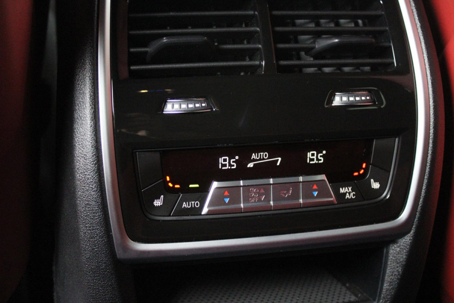 BMW XM 654PK PHEV 30 kWh | 23" LICHTMETALEN VELGEN JETBLACK | SOFT CLOSE | ELEKTRISCH WEGKLAPBARE TREKHAAK | M SPORTREMMEN | DRIVING ASSISTANCE PROFESSIONAL O.A. (ADAPTIVE CRUISE CONTROL/DODEHOEK DETECTIE) | BOWERS & WILKINS SOUND SYSTEM | LASER LIGHT KOPLAMPEN | VERWARMDE/GEKOELDE BEKERHOUDERS | DRAADLOZE TELEFOONLADER | ELEKTRISCH VERSTELBAAR STUURKOLOM | STOEL VERWARMING VOOR/ACHTER | M-SPORT UITLAATSYSTEM | MEESTURENDE ACHTERAS | ADAPTIEF CHASSIS M SPORT | COMFORT ACCESS | ICONIC GLOW GRILL | STOEL VENTILATIE | SHADOW LINE | ELEKTISCH BEDIENBARE STOELEN MET GEHEUGEN EN MA
