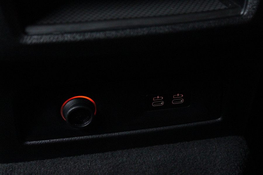 BMW XM 654PK PHEV 30 kWh | 23" LICHTMETALEN VELGEN JETBLACK | SOFT CLOSE | ELEKTRISCH WEGKLAPBARE TREKHAAK | M SPORTREMMEN | DRIVING ASSISTANCE PROFESSIONAL O.A. (ADAPTIVE CRUISE CONTROL/DODEHOEK DETECTIE) | BOWERS & WILKINS SOUND SYSTEM | LASER LIGHT KOPLAMPEN | VERWARMDE/GEKOELDE BEKERHOUDERS | DRAADLOZE TELEFOONLADER | ELEKTRISCH VERSTELBAAR STUURKOLOM | STOEL VERWARMING VOOR/ACHTER | M-SPORT UITLAATSYSTEM | MEESTURENDE ACHTERAS | ADAPTIEF CHASSIS M SPORT | COMFORT ACCESS | ICONIC GLOW GRILL | STOEL VENTILATIE | SHADOW LINE | ELEKTISCH BEDIENBARE STOELEN MET GEHEUGEN EN MA