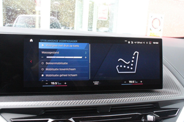 BMW XM 654PK PHEV 30 kWh | 23" LICHTMETALEN VELGEN JETBLACK | SOFT CLOSE | ELEKTRISCH WEGKLAPBARE TREKHAAK | M SPORTREMMEN | DRIVING ASSISTANCE PROFESSIONAL O.A. (ADAPTIVE CRUISE CONTROL/DODEHOEK DETECTIE) | BOWERS & WILKINS SOUND SYSTEM | LASER LIGHT KOPLAMPEN | VERWARMDE/GEKOELDE BEKERHOUDERS | DRAADLOZE TELEFOONLADER | ELEKTRISCH VERSTELBAAR STUURKOLOM | STOEL VERWARMING VOOR/ACHTER | M-SPORT UITLAATSYSTEM | MEESTURENDE ACHTERAS | ADAPTIEF CHASSIS M SPORT | COMFORT ACCESS | ICONIC GLOW GRILL | STOEL VENTILATIE | SHADOW LINE | ELEKTISCH BEDIENBARE STOELEN MET GEHEUGEN EN MA