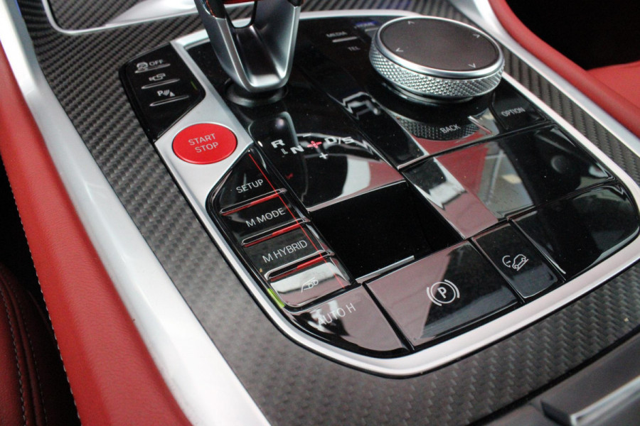 BMW XM 654PK PHEV 30 kWh | 23" LICHTMETALEN VELGEN JETBLACK | SOFT CLOSE | ELEKTRISCH WEGKLAPBARE TREKHAAK | M SPORTREMMEN | DRIVING ASSISTANCE PROFESSIONAL O.A. (ADAPTIVE CRUISE CONTROL/DODEHOEK DETECTIE) | BOWERS & WILKINS SOUND SYSTEM | LASER LIGHT KOPLAMPEN | VERWARMDE/GEKOELDE BEKERHOUDERS | DRAADLOZE TELEFOONLADER | ELEKTRISCH VERSTELBAAR STUURKOLOM | STOEL VERWARMING VOOR/ACHTER | M-SPORT UITLAATSYSTEM | MEESTURENDE ACHTERAS | ADAPTIEF CHASSIS M SPORT | COMFORT ACCESS | ICONIC GLOW GRILL | STOEL VENTILATIE | SHADOW LINE | ELEKTISCH BEDIENBARE STOELEN MET GEHEUGEN EN MA