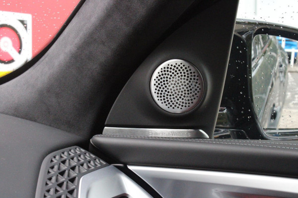 BMW XM 654PK PHEV 30 kWh | 23" LICHTMETALEN VELGEN JETBLACK | SOFT CLOSE | ELEKTRISCH WEGKLAPBARE TREKHAAK | M SPORTREMMEN | DRIVING ASSISTANCE PROFESSIONAL O.A. (ADAPTIVE CRUISE CONTROL/DODEHOEK DETECTIE) | BOWERS & WILKINS SOUND SYSTEM | LASER LIGHT KOPLAMPEN | VERWARMDE/GEKOELDE BEKERHOUDERS | DRAADLOZE TELEFOONLADER | ELEKTRISCH VERSTELBAAR STUURKOLOM | STOEL VERWARMING VOOR/ACHTER | M-SPORT UITLAATSYSTEM | MEESTURENDE ACHTERAS | ADAPTIEF CHASSIS M SPORT | COMFORT ACCESS | ICONIC GLOW GRILL | STOEL VENTILATIE | SHADOW LINE | ELEKTISCH BEDIENBARE STOELEN MET GEHEUGEN EN MA