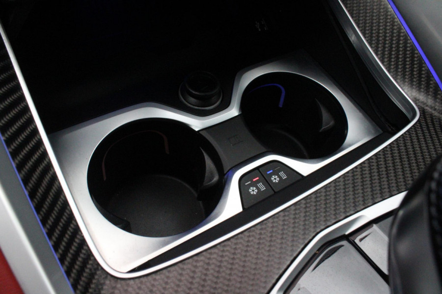 BMW XM 654PK PHEV 30 kWh | 23" LICHTMETALEN VELGEN JETBLACK | SOFT CLOSE | ELEKTRISCH WEGKLAPBARE TREKHAAK | M SPORTREMMEN | DRIVING ASSISTANCE PROFESSIONAL O.A. (ADAPTIVE CRUISE CONTROL/DODEHOEK DETECTIE) | BOWERS & WILKINS SOUND SYSTEM | LASER LIGHT KOPLAMPEN | VERWARMDE/GEKOELDE BEKERHOUDERS | DRAADLOZE TELEFOONLADER | ELEKTRISCH VERSTELBAAR STUURKOLOM | STOEL VERWARMING VOOR/ACHTER | M-SPORT UITLAATSYSTEM | MEESTURENDE ACHTERAS | ADAPTIEF CHASSIS M SPORT | COMFORT ACCESS | ICONIC GLOW GRILL | STOEL VENTILATIE | SHADOW LINE | ELEKTISCH BEDIENBARE STOELEN MET GEHEUGEN EN MA