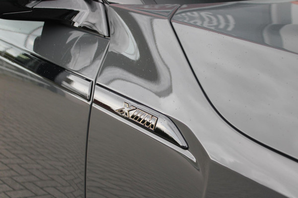 BMW XM 654PK PHEV 30 kWh | 23" LICHTMETALEN VELGEN JETBLACK | SOFT CLOSE | ELEKTRISCH WEGKLAPBARE TREKHAAK | M SPORTREMMEN | DRIVING ASSISTANCE PROFESSIONAL O.A. (ADAPTIVE CRUISE CONTROL/DODEHOEK DETECTIE) | BOWERS & WILKINS SOUND SYSTEM | LASER LIGHT KOPLAMPEN | VERWARMDE/GEKOELDE BEKERHOUDERS | DRAADLOZE TELEFOONLADER | ELEKTRISCH VERSTELBAAR STUURKOLOM | STOEL VERWARMING VOOR/ACHTER | M-SPORT UITLAATSYSTEM | MEESTURENDE ACHTERAS | ADAPTIEF CHASSIS M SPORT | COMFORT ACCESS | ICONIC GLOW GRILL | STOEL VENTILATIE | SHADOW LINE | ELEKTISCH BEDIENBARE STOELEN MET GEHEUGEN EN MA