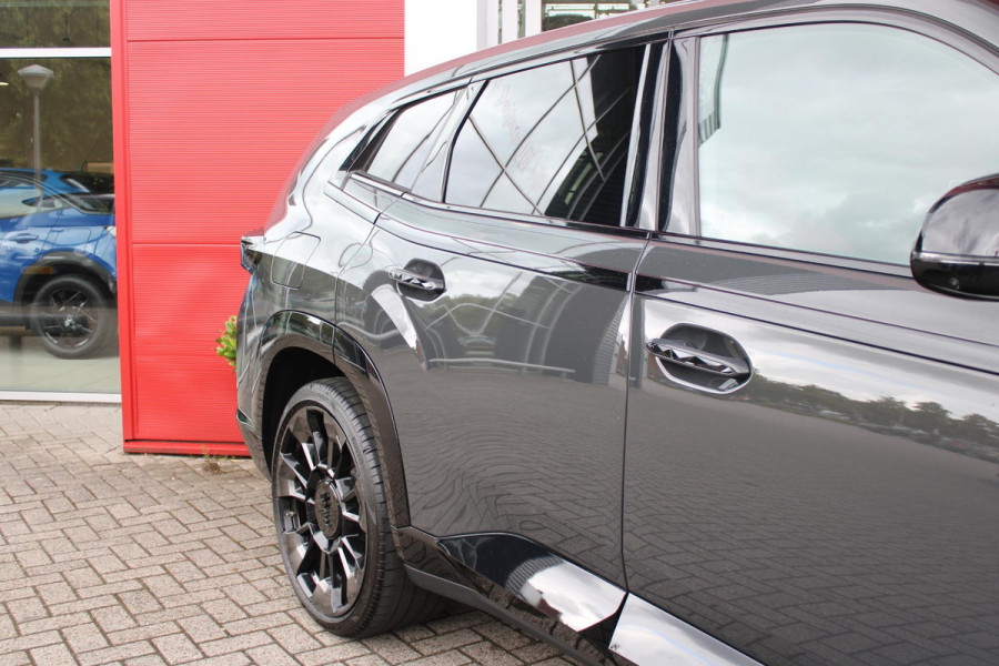 BMW XM 654PK PHEV 30 kWh | 23" LICHTMETALEN VELGEN JETBLACK | SOFT CLOSE | ELEKTRISCH WEGKLAPBARE TREKHAAK | M SPORTREMMEN | DRIVING ASSISTANCE PROFESSIONAL O.A. (ADAPTIVE CRUISE CONTROL/DODEHOEK DETECTIE) | BOWERS & WILKINS SOUND SYSTEM | LASER LIGHT KOPLAMPEN | VERWARMDE/GEKOELDE BEKERHOUDERS | DRAADLOZE TELEFOONLADER | ELEKTRISCH VERSTELBAAR STUURKOLOM | STOEL VERWARMING VOOR/ACHTER | M-SPORT UITLAATSYSTEM | MEESTURENDE ACHTERAS | ADAPTIEF CHASSIS M SPORT | COMFORT ACCESS | ICONIC GLOW GRILL | STOEL VENTILATIE | SHADOW LINE | ELEKTISCH BEDIENBARE STOELEN MET GEHEUGEN EN MA