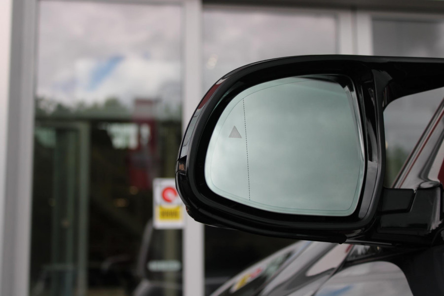 BMW XM 654PK PHEV 30 kWh | 23" LICHTMETALEN VELGEN JETBLACK | SOFT CLOSE | ELEKTRISCH WEGKLAPBARE TREKHAAK | M SPORTREMMEN | DRIVING ASSISTANCE PROFESSIONAL O.A. (ADAPTIVE CRUISE CONTROL/DODEHOEK DETECTIE) | BOWERS & WILKINS SOUND SYSTEM | LASER LIGHT KOPLAMPEN | VERWARMDE/GEKOELDE BEKERHOUDERS | DRAADLOZE TELEFOONLADER | ELEKTRISCH VERSTELBAAR STUURKOLOM | STOEL VERWARMING VOOR/ACHTER | M-SPORT UITLAATSYSTEM | MEESTURENDE ACHTERAS | ADAPTIEF CHASSIS M SPORT | COMFORT ACCESS | ICONIC GLOW GRILL | STOEL VENTILATIE | SHADOW LINE | ELEKTISCH BEDIENBARE STOELEN MET GEHEUGEN EN MA