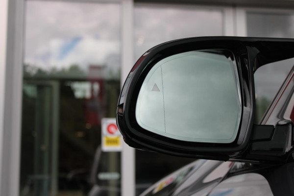 BMW XM 654PK PHEV 30 kWh | 23" LICHTMETALEN VELGEN JETBLACK | SOFT CLOSE | ELEKTRISCH WEGKLAPBARE TREKHAAK | M SPORTREMMEN | DRIVING ASSISTANCE PROFESSIONAL O.A. (ADAPTIVE CRUISE CONTROL/DODEHOEK DETECTIE) | BOWERS & WILKINS SOUND SYSTEM | LASER LIGHT KOPLAMPEN | VERWARMDE/GEKOELDE BEKERHOUDERS | DRAADLOZE TELEFOONLADER | ELEKTRISCH VERSTELBAAR STUURKOLOM | STOEL VERWARMING VOOR/ACHTER | M-SPORT UITLAATSYSTEM | MEESTURENDE ACHTERAS | ADAPTIEF CHASSIS M SPORT | COMFORT ACCESS | ICONIC GLOW GRILL | STOEL VENTILATIE | SHADOW LINE | ELEKTISCH BEDIENBARE STOELEN MET GEHEUGEN EN MA