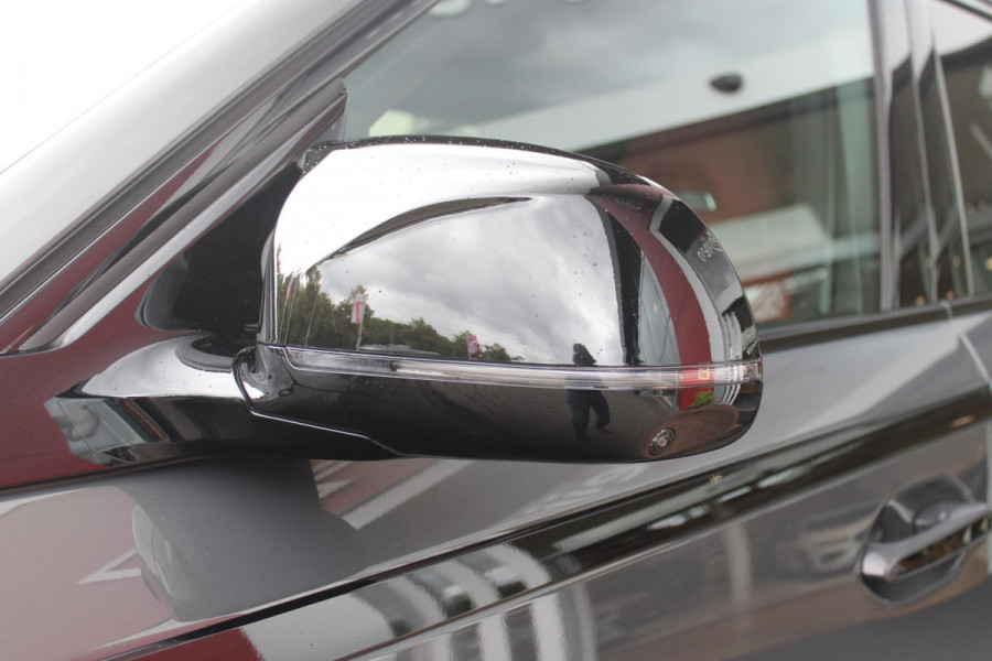 BMW XM 654PK PHEV 30 kWh | 23" LICHTMETALEN VELGEN JETBLACK | SOFT CLOSE | ELEKTRISCH WEGKLAPBARE TREKHAAK | M SPORTREMMEN | DRIVING ASSISTANCE PROFESSIONAL O.A. (ADAPTIVE CRUISE CONTROL/DODEHOEK DETECTIE) | BOWERS & WILKINS SOUND SYSTEM | LASER LIGHT KOPLAMPEN | VERWARMDE/GEKOELDE BEKERHOUDERS | DRAADLOZE TELEFOONLADER | ELEKTRISCH VERSTELBAAR STUURKOLOM | STOEL VERWARMING VOOR/ACHTER | M-SPORT UITLAATSYSTEM | MEESTURENDE ACHTERAS | ADAPTIEF CHASSIS M SPORT | COMFORT ACCESS | ICONIC GLOW GRILL | STOEL VENTILATIE | SHADOW LINE | ELEKTISCH BEDIENBARE STOELEN MET GEHEUGEN EN MA