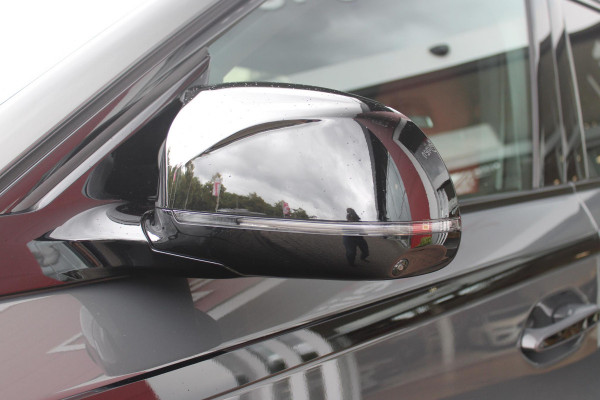 BMW XM 654PK PHEV 30 kWh | 23" LICHTMETALEN VELGEN JETBLACK | SOFT CLOSE | ELEKTRISCH WEGKLAPBARE TREKHAAK | M SPORTREMMEN | DRIVING ASSISTANCE PROFESSIONAL O.A. (ADAPTIVE CRUISE CONTROL/DODEHOEK DETECTIE) | BOWERS & WILKINS SOUND SYSTEM | LASER LIGHT KOPLAMPEN | VERWARMDE/GEKOELDE BEKERHOUDERS | DRAADLOZE TELEFOONLADER | ELEKTRISCH VERSTELBAAR STUURKOLOM | STOEL VERWARMING VOOR/ACHTER | M-SPORT UITLAATSYSTEM | MEESTURENDE ACHTERAS | ADAPTIEF CHASSIS M SPORT | COMFORT ACCESS | ICONIC GLOW GRILL | STOEL VENTILATIE | SHADOW LINE | ELEKTISCH BEDIENBARE STOELEN MET GEHEUGEN EN MA