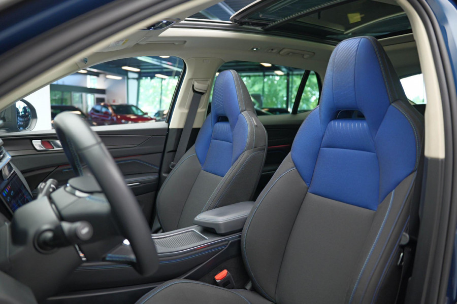 Lynk & Co 01 1.5 |Pano|360cam|Ambient|Carplay|