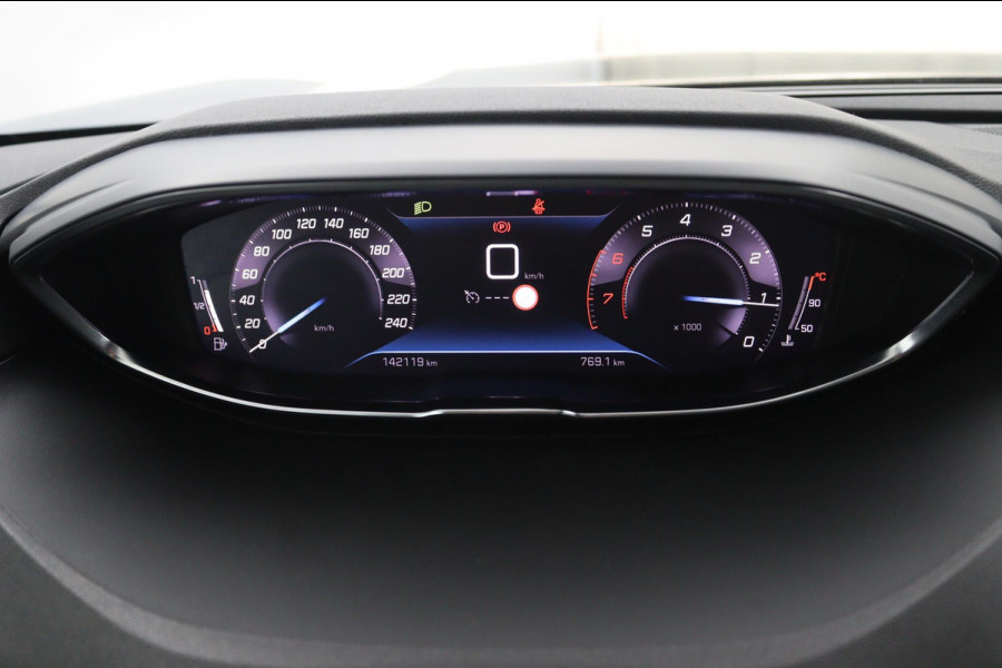 Peugeot 3008 1.2 PureTech Allure Pack*ECC*HAAK*NAVI*CAM*CARPLAY