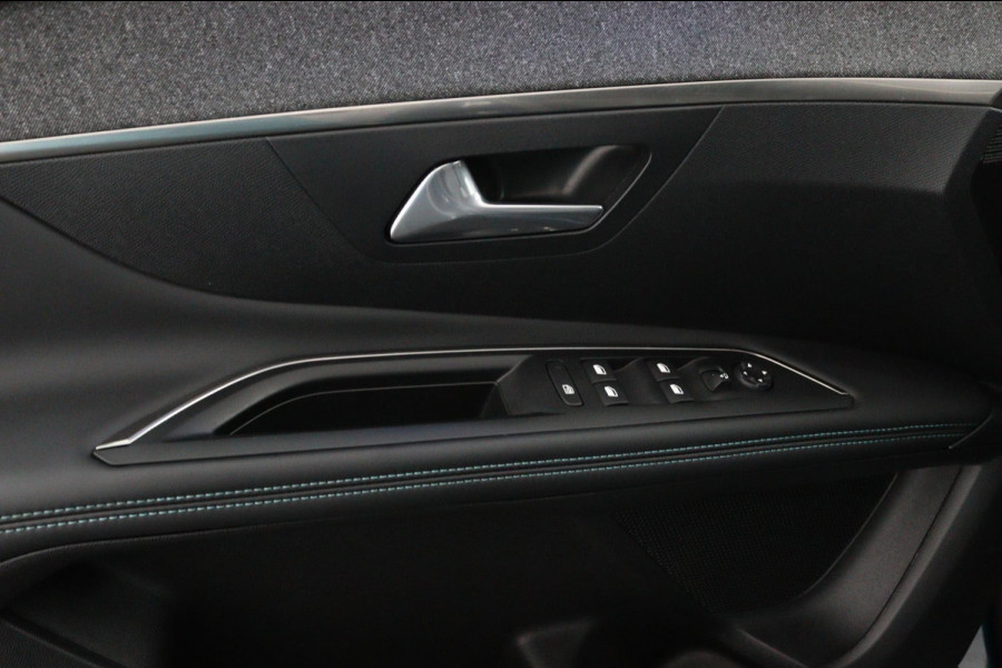Peugeot 3008 1.2 PureTech Allure Pack*ECC*HAAK*NAVI*CAM*CARPLAY