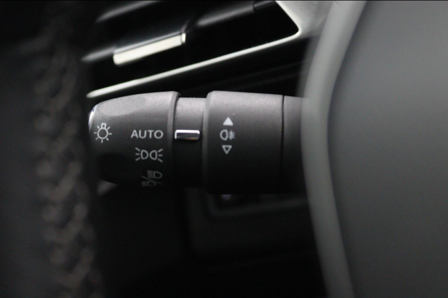 Peugeot 3008 1.2 PureTech Allure Pack*ECC*HAAK*NAVI*CAM*CARPLAY