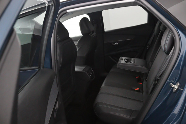 Peugeot 3008 1.2 PureTech Allure Pack*ECC*HAAK*NAVI*CAM*CARPLAY
