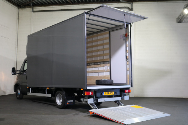 Iveco Daily 40C18 3.0 Bakwagen met Laadklep Automaat (Nieuw Model)