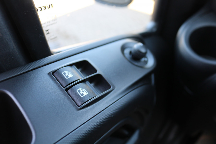 Iveco Daily 40C18 3.0 Bakwagen met Laadklep Automaat (Nieuw Model)