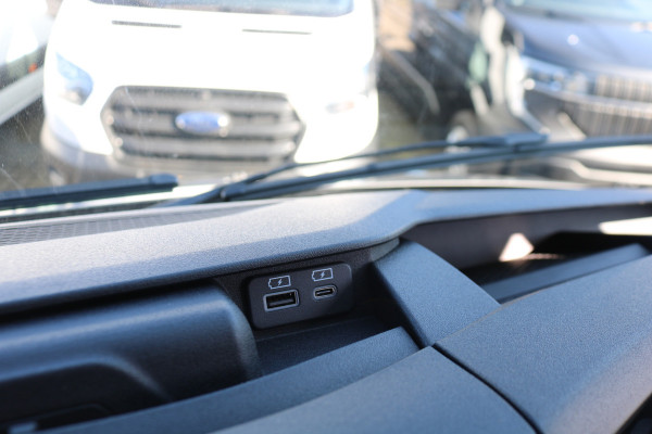 Iveco Daily 40C18 3.0 Bakwagen met Laadklep Automaat (Nieuw Model)