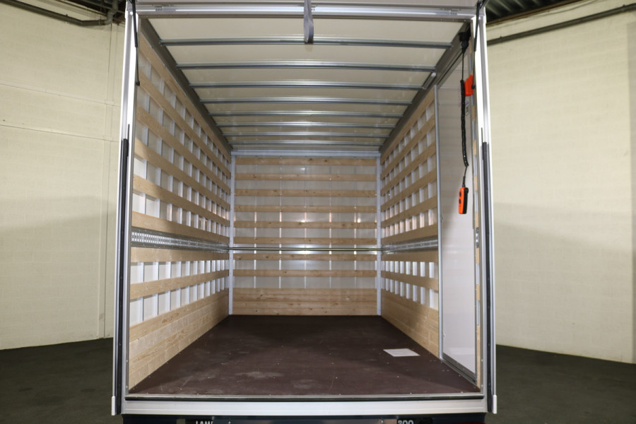 Iveco Daily 40C18 3.0 Bakwagen met Laadklep Automaat (Nieuw Model)