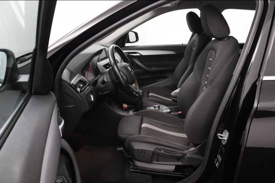 BMW X1 sDrive18i Cent.Exe*FULL-LED*NAVI*SPORTSTOEL*ECC*