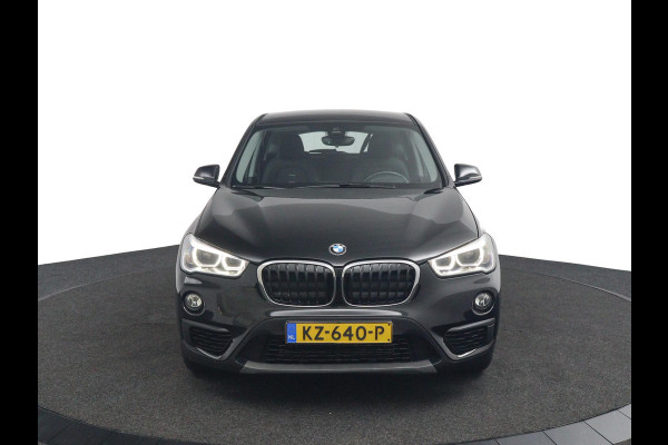 BMW X1 sDrive18i Cent.Exe*FULL-LED*NAVI*SPORTSTOEL*ECC*