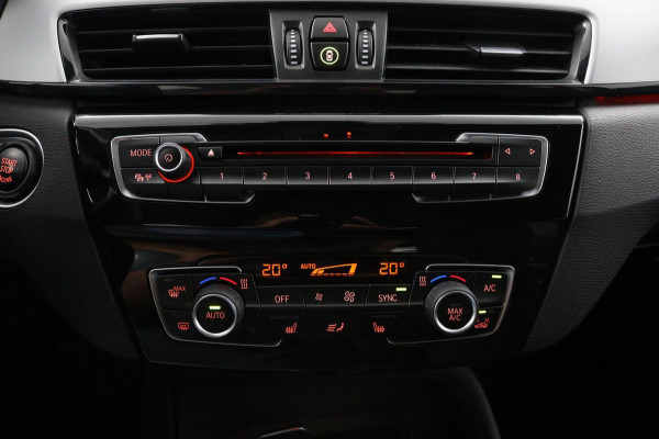 BMW X1 sDrive18i Cent.Exe*FULL-LED*NAVI*SPORTSTOEL*ECC*