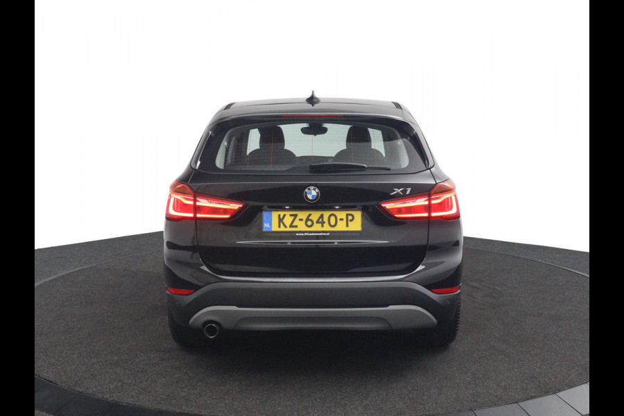 BMW X1 sDrive18i Cent.Exe*FULL-LED*NAVI*SPORTSTOEL*ECC*