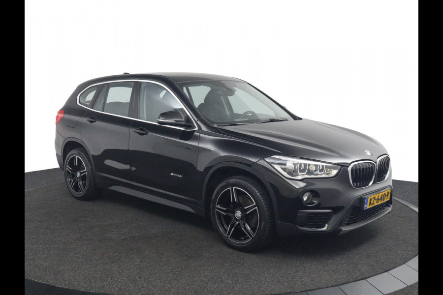 BMW X1 sDrive18i Cent.Exe*FULL-LED*NAVI*SPORTSTOEL*ECC*