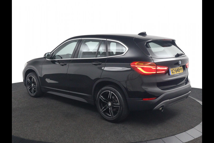 BMW X1 sDrive18i Cent.Exe*FULL-LED*NAVI*SPORTSTOEL*ECC*