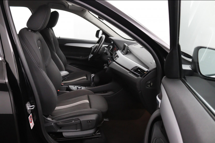 BMW X1 sDrive18i Cent.Exe*FULL-LED*NAVI*SPORTSTOEL*ECC*