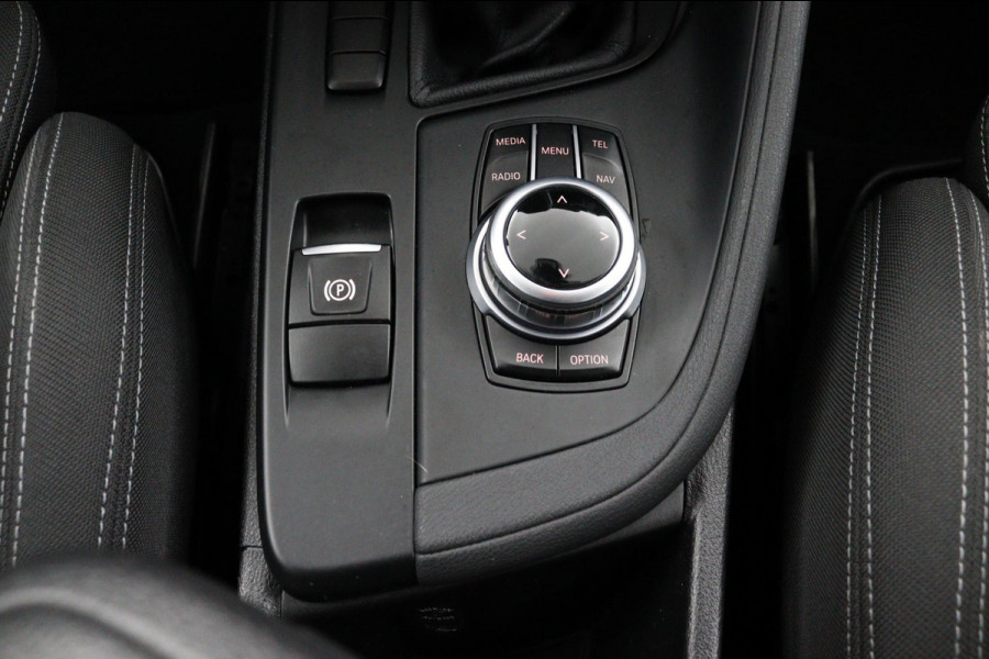 BMW X1 sDrive18i Cent.Exe*FULL-LED*NAVI*SPORTSTOEL*ECC*