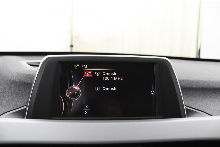 BMW X1 sDrive18i Cent.Exe*FULL-LED*NAVI*SPORTSTOEL*ECC*