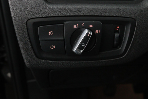 BMW X1 sDrive18i Cent.Exe*FULL-LED*NAVI*SPORTSTOEL*ECC*