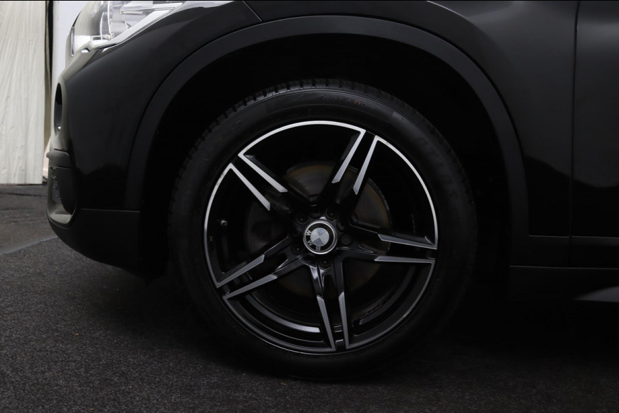 BMW X1 sDrive18i Cent.Exe*FULL-LED*NAVI*SPORTSTOEL*ECC*