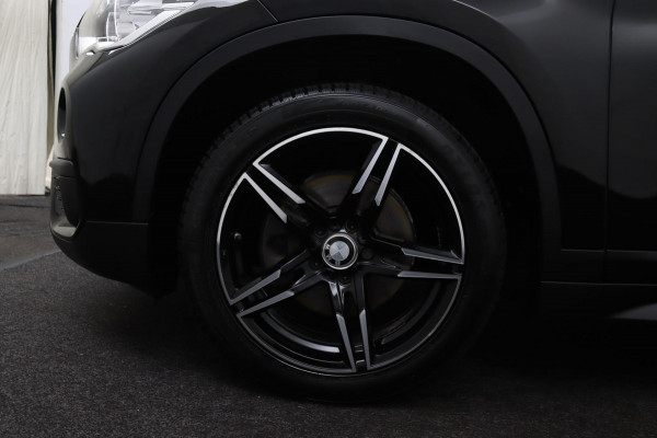 BMW X1 sDrive18i Cent.Exe*FULL-LED*NAVI*SPORTSTOEL*ECC*
