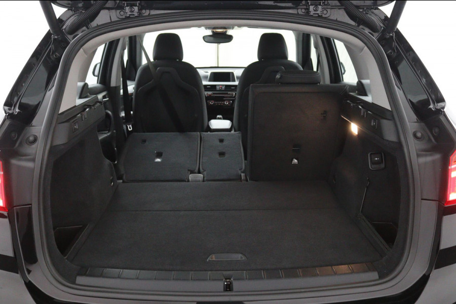 BMW X1 sDrive18i Cent.Exe*FULL-LED*NAVI*SPORTSTOEL*ECC*