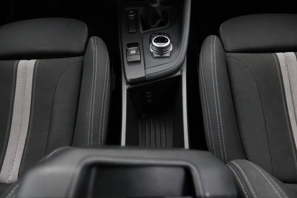 BMW X1 sDrive18i Cent.Exe*FULL-LED*NAVI*SPORTSTOEL*ECC*
