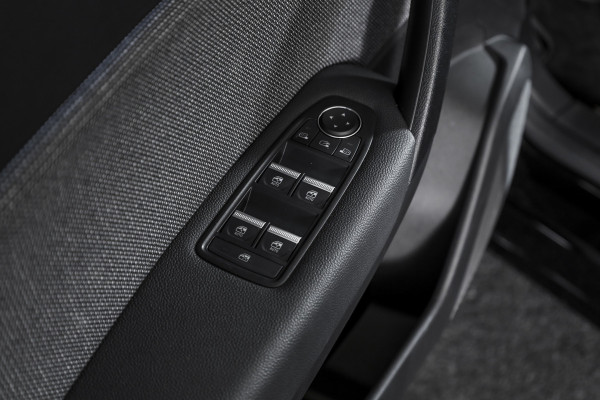 Renault Symbioz 1.6 E-Tech full hybrid 145 techno - Automaat | Dig. Cockpit | Adapt. Cruise | Stoel-+Stuurverw. | PDC | Camera | NAV + App. Connect | ECC | LM 18" | 2448