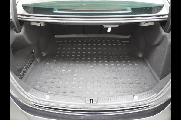 Mercedes-Benz E-Klasse 200 Sport Edition | Burmester Trekhaak Multibeam AMG Wielen