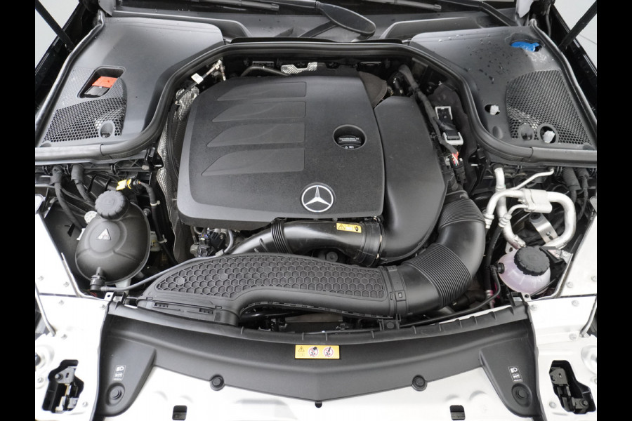 Mercedes-Benz E-Klasse 200 Sport Edition | Burmester Trekhaak Multibeam AMG Wielen