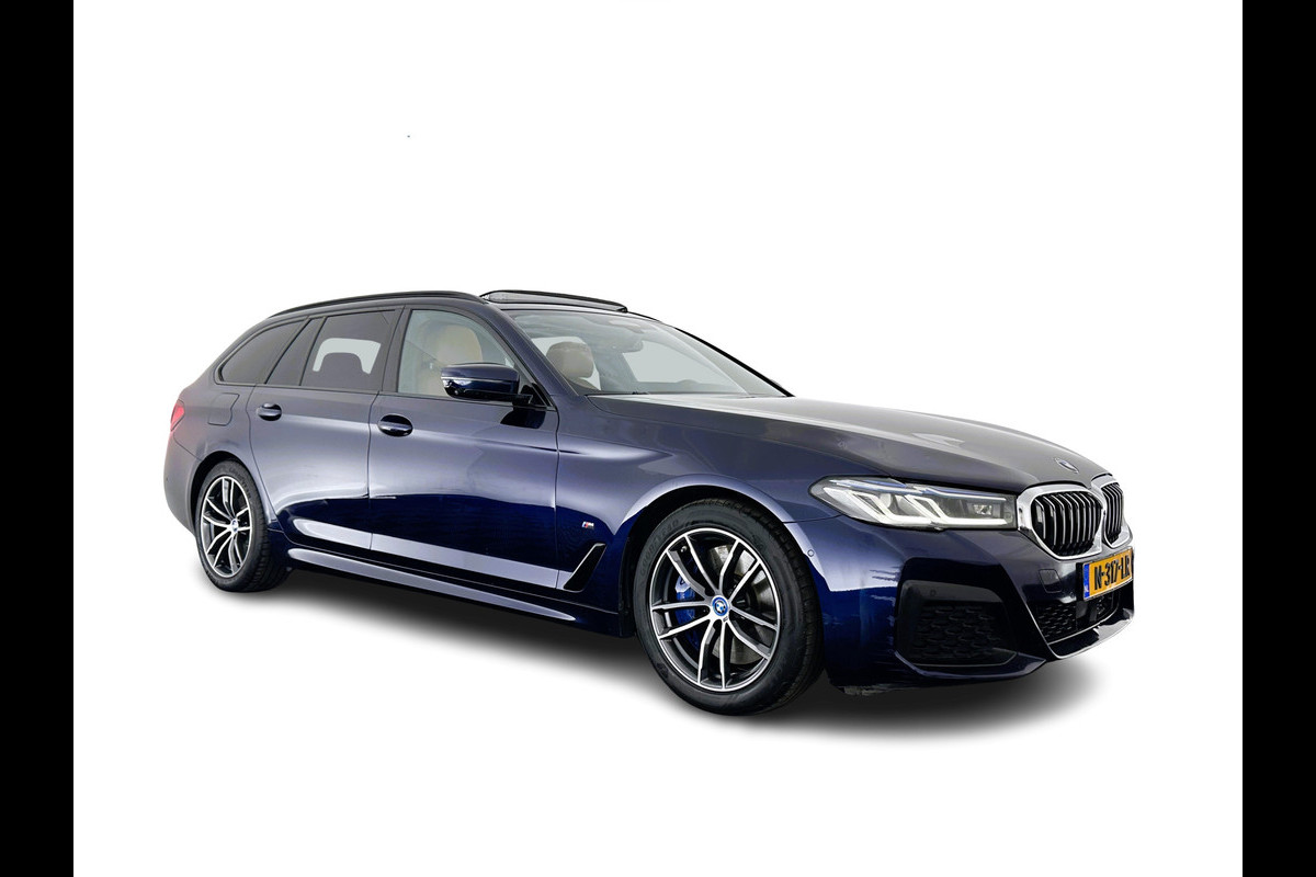 BMW 5 Serie Touring 540d xDrive High Executive (INCL-BTW) Aut. *PANO | LASER-LIGHT | HEAD-UP | LUXURY-LEATHER | BLIND-SPOT | MEMORY-PACK | HARMAN/KARDON | TOP-VIEW | DIGI-COCKPIT | HEATED-COMFORTSEATS | KEYLESS | NAVI-FULLMAP | 18''ALU* BMW 5 Serie Touring 540d xDrive High Executive (INCL-BTW) Aut. *PANO | LASER-LIGHT | HEAD-UP | LUXURY-LEATHER | BLIND-SPOT | MEMORY-PACK | HARMAN/KARDON | TOP-VIEW | DIGI-COCKPIT | HEATED-COMFORTSEATS | KEYLESS | NAVI-FULLMAP | 18''ALU*