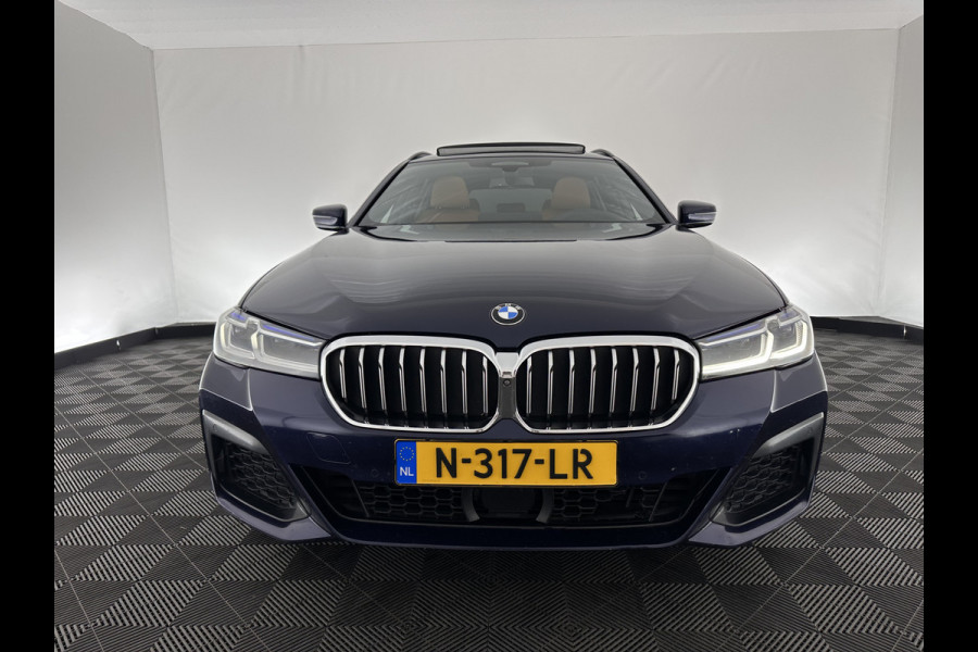 BMW 5 Serie Touring 540d xDrive High Executive (INCL-BTW) Aut. *PANO | LASER-LIGHT | HEAD-UP | LUXURY-LEATHER | BLIND-SPOT | MEMORY-PACK | HARMAN/KARDON | TOP-VIEW | DIGI-COCKPIT | HEATED-COMFORTSEATS | KEYLESS | NAVI-FULLMAP | 18''ALU*
